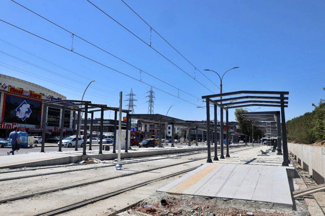 Raylar döşendi, elektrikler verildi: İşte yeni tramvay hattı! 30